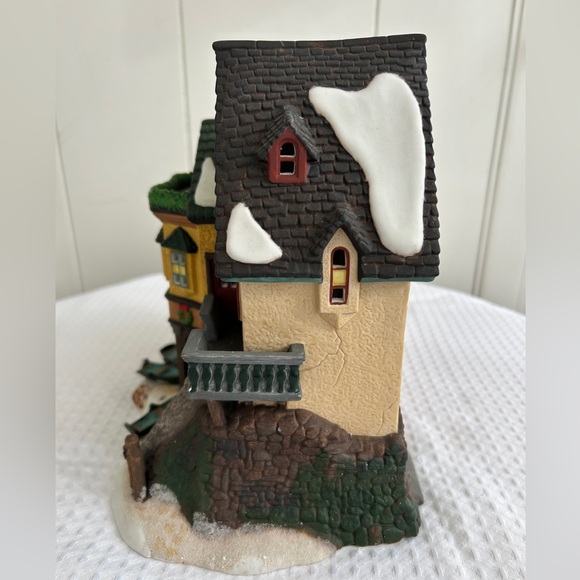 Department 56 “The Grapes Inn” - Picture 5 of 7